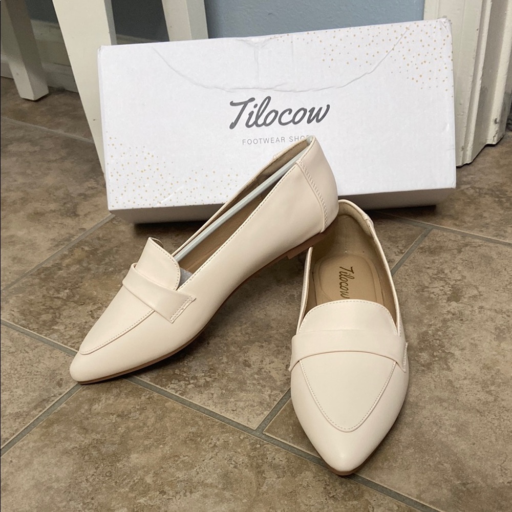 Women's Cream Loafers